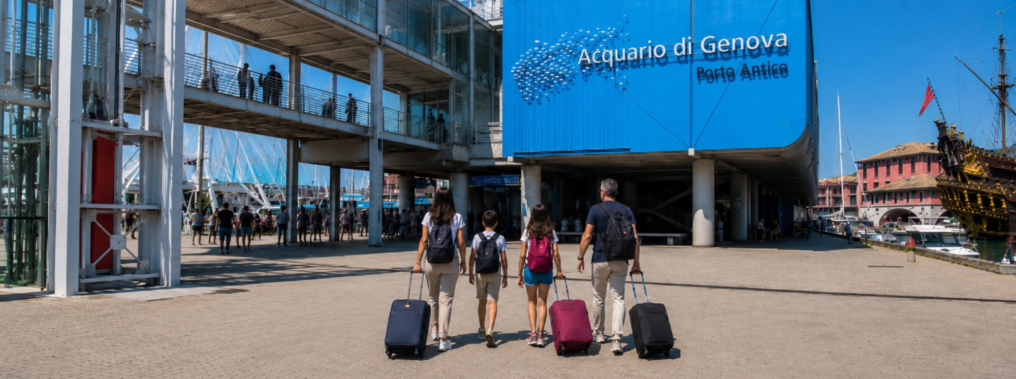 Famiglia appena arrivata a Genova per un weekend di vacanza
